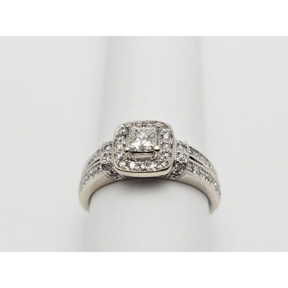 Elegant 14K Karat Solid White Gold Ladies Diamond Halo Engagement Ring Size 9.75